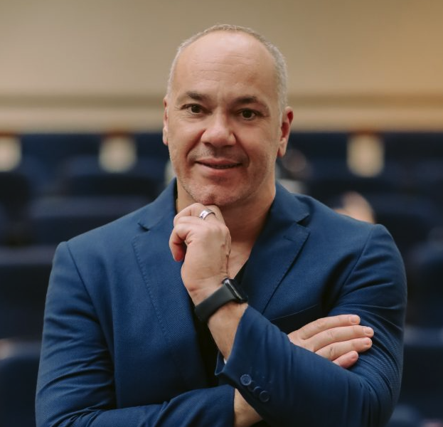 Photo of Prof. Dr. Marcelo Demarzo